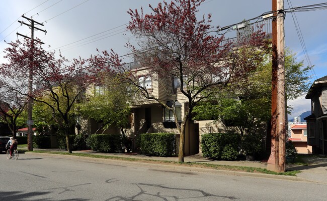 1261-1293 W 8th Ave in Vancouver, BC - Building Photo - Primary Photo