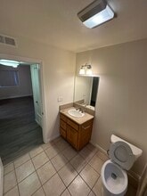 10934 Hesby St in North Hollywood, CA - Building Photo - Building Photo