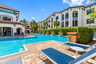 Miramar Park Apartments in Miramar, FL - Building Photo - Building Photo