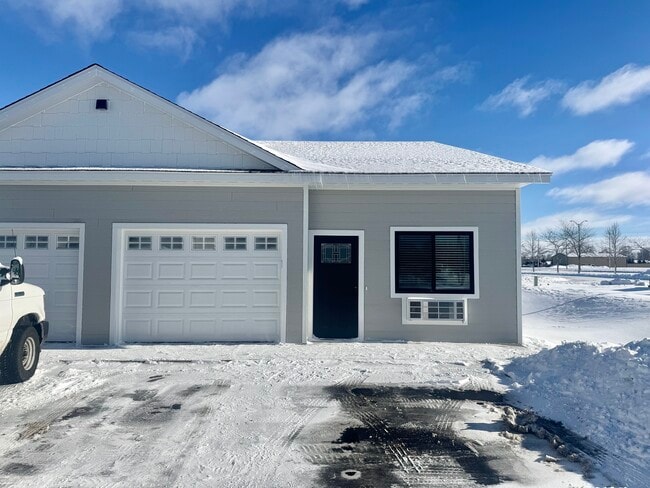 Liberty Villas Bldg. 02 in New Richmond, WI - Building Photo - Building Photo