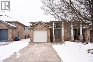 11409 Timber Bay Crescent in Windsor, ON - Building Photo