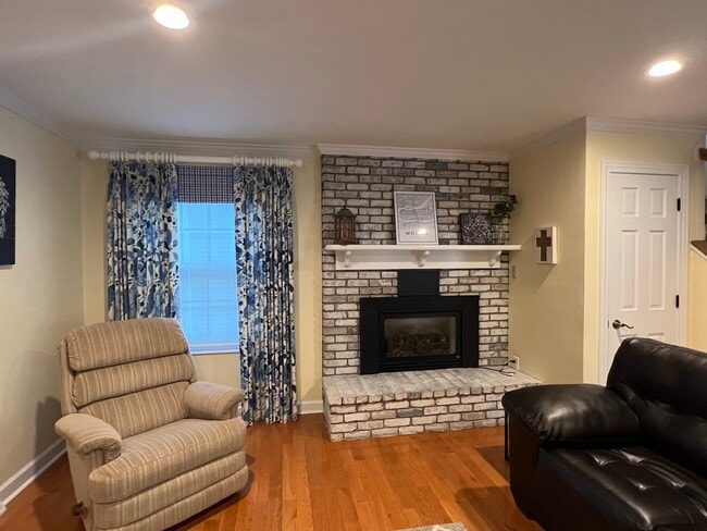 1200 36th Ave, Unit C in Moline, IL - Foto de edificio - Building Photo