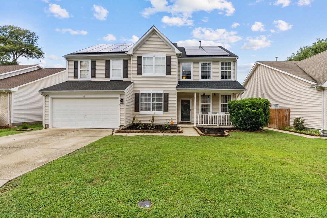 859 Holbrook Dr in Newport News, VA - Building Photo