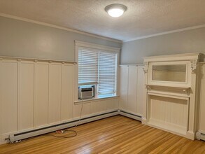 235 Rawson Rd, Unit 3 in Brookline, MA - Building Photo - Building Photo