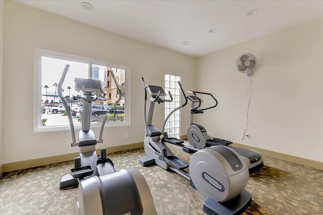 8889 Caminito Plaza Centro, Unit 7332 in San Diego, CA - Building Photo - Building Photo