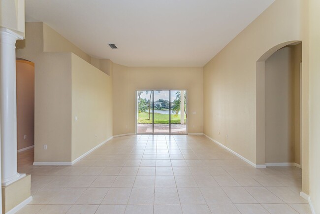 2246 SW Dove Canyon Way in Palm City, FL - Building Photo - Building Photo