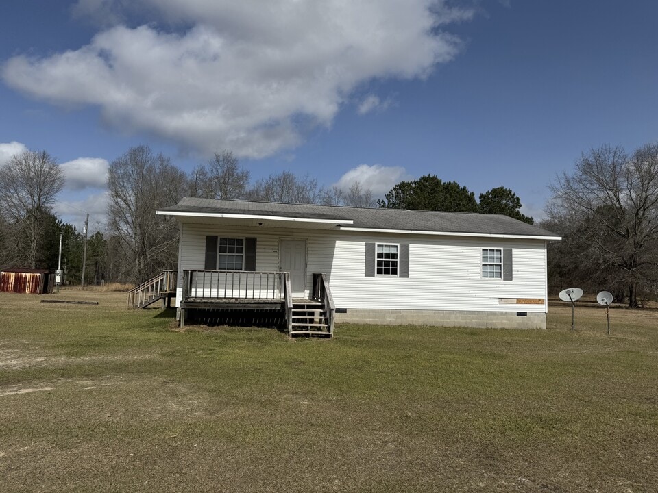 405 Zollie Lavender Rd in Gordon, GA - Building Photo