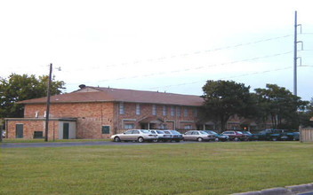 Spanish Court Apartments in Mesquite, TX - Building Photo - Building Photo