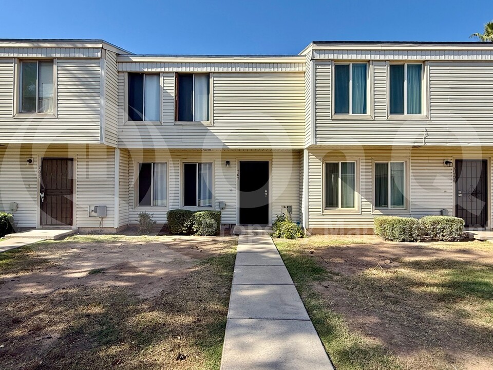 707 E Vaughn Dr in Tempe, AZ - Building Photo
