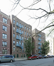 2144 Crotona Pky in Bronx, NY - Foto de edificio - Building Photo