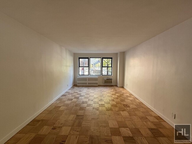 EAST 36 STREET in New York, NY - Building Photo - Building Photo