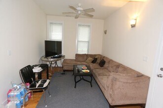 2835 N Damen Ave in Chicago, IL - Building Photo - Building Photo