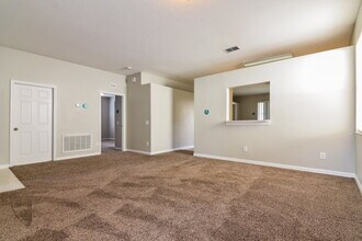 15819 Stags Leap Dr in Lutz, FL - Building Photo - Building Photo