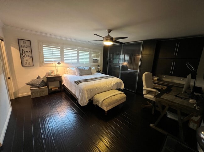 333 Newport Ave, Unit 102 in Long Beach, CA - Building Photo - Building Photo