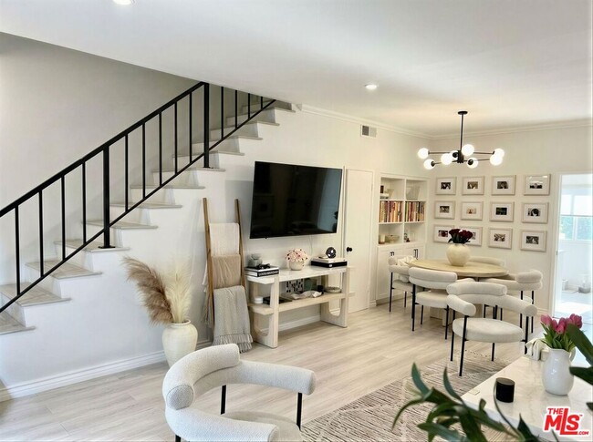 5139 Balboa Blvd in Los Angeles, CA - Foto de edificio - Building Photo