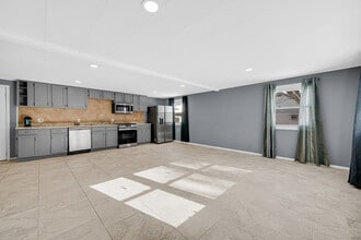 2322 W Loves Ln in Crete, IL - Building Photo - Building Photo