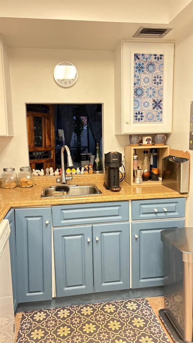 property at 118 Royal Pk Dr