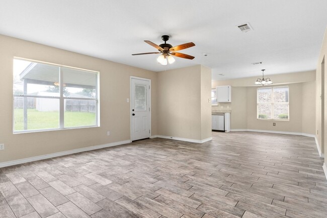 4604 Greyhound Dr in Killeen, TX - Building Photo - Building Photo