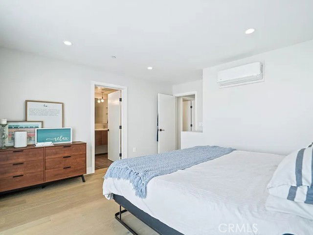 property at 811 1/2 N Detroit St