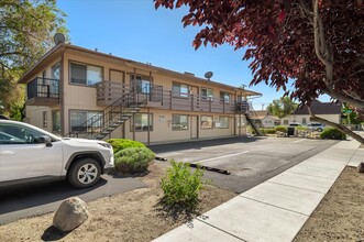 420 16th St in Sparks, NV - Building Photo - Building Photo