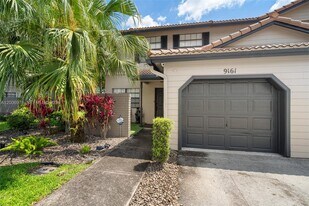 9161 Vineyard Lake Dr in Plantation, FL - Building Photo