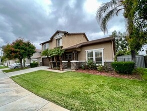 863 Shasta Dr in Corona, CA - Building Photo - Building Photo
