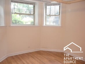 2455 N Spaulding Ave, Unit G in Chicago, IL - Building Photo - Building Photo