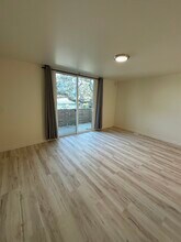 1120 McClellan Ave, Unit Apt 3 in Monterey, CA - Foto de edificio - Building Photo