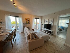 227 Michigan Ave in Miami Beach, FL - Building Photo - Building Photo