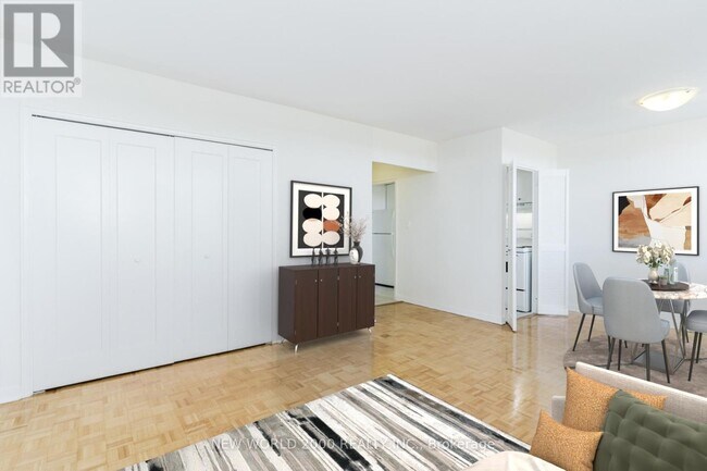 485 Eglinton Ave E in Toronto, ON - Building Photo - Building Photo