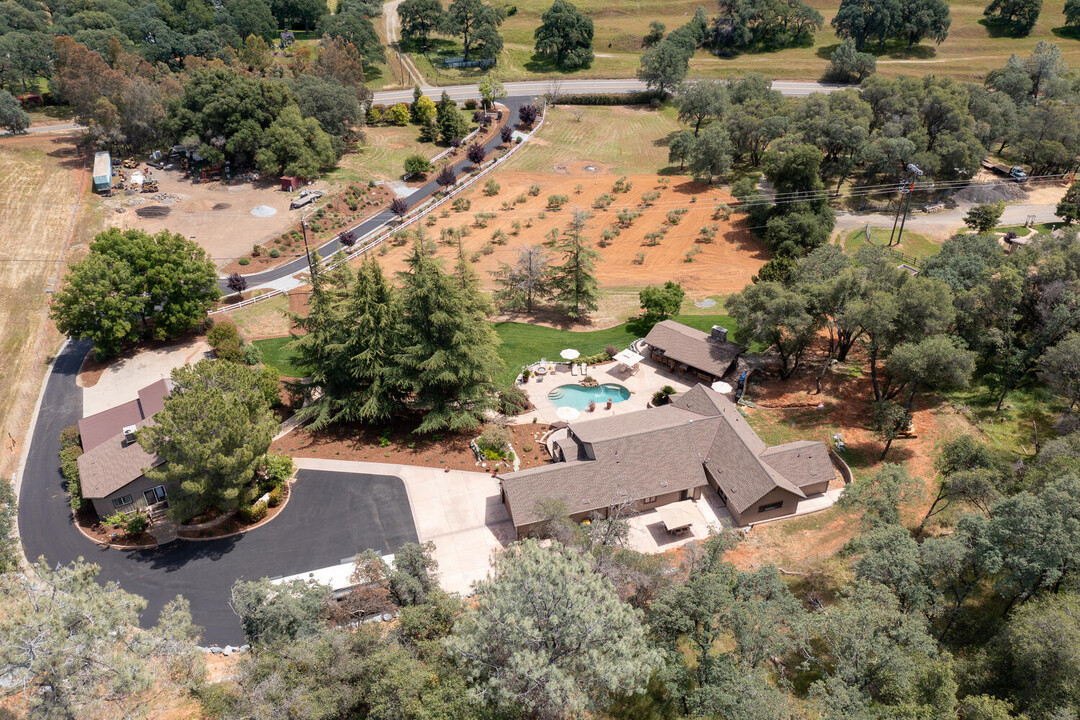 1630 Lotus Rd in Placerville, CA - Building Photo