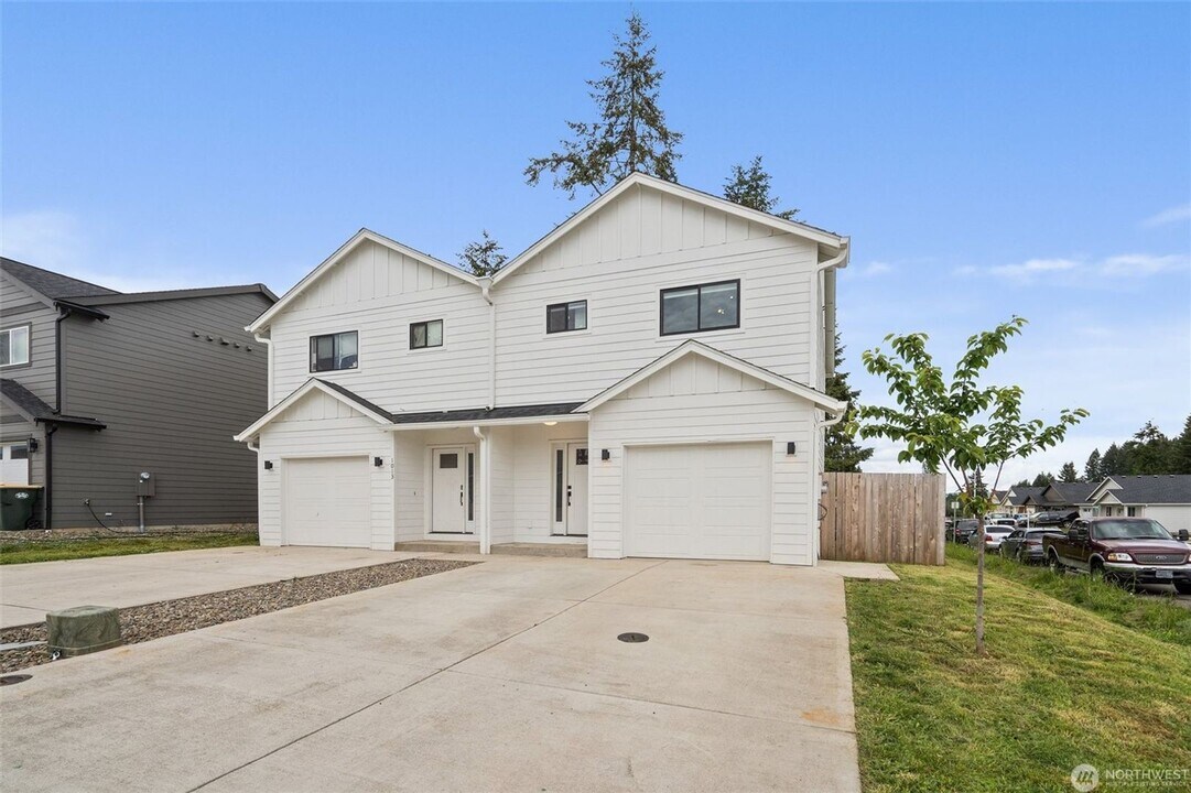 1013 Peach Rd in Winlock, WA - Building Photo