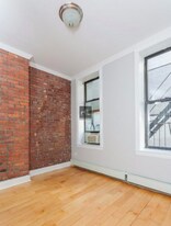 AVENUE B, Unit 1/2FN in New York, NY - Building Photo