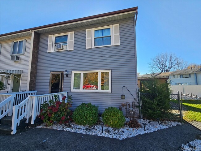property at 35 N Aspen Rd