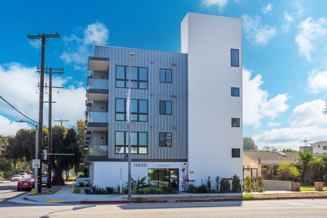 11600 National Blvd in Los Angeles, CA - Building Photo