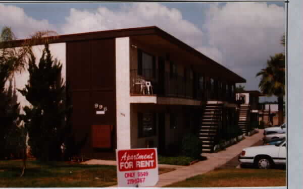 998 S Mollison Ave in El Cajon, CA - Foto de edificio - Building Photo