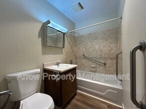 130 S 5th St in Hebron, NE - Building Photo - Building Photo