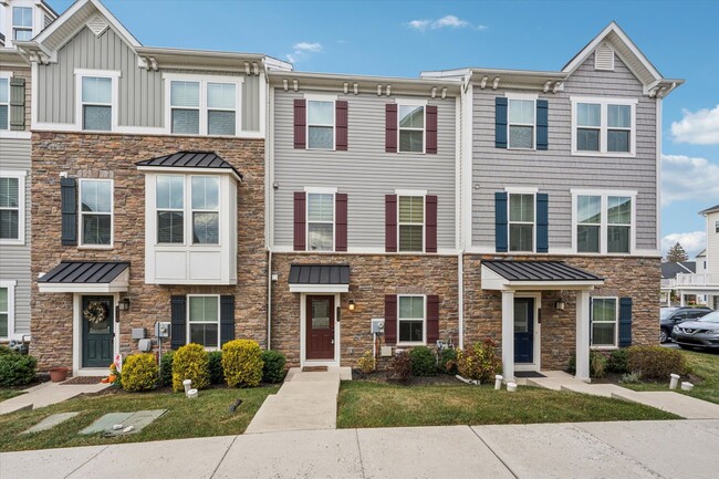 property at 512 Sapphire Dr
