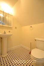 28 Adair Rd, Unit 1 in Boston, MA - Foto de edificio - Building Photo