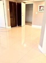 637 SW 3rd St in Miami, FL - Foto de edificio - Building Photo