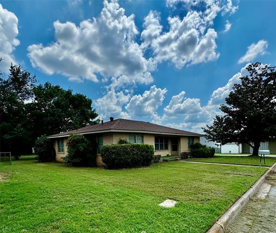 1402 Vine St in Bridgeport, TX - Foto de edificio - Building Photo