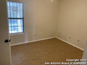 131 Dolores Ave in San Antonio, TX - Building Photo - Building Photo