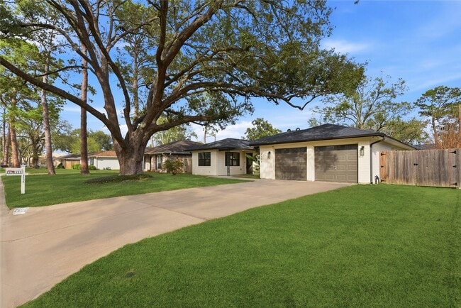 2606 Parana Dr in Houston, TX - Building Photo - Building Photo