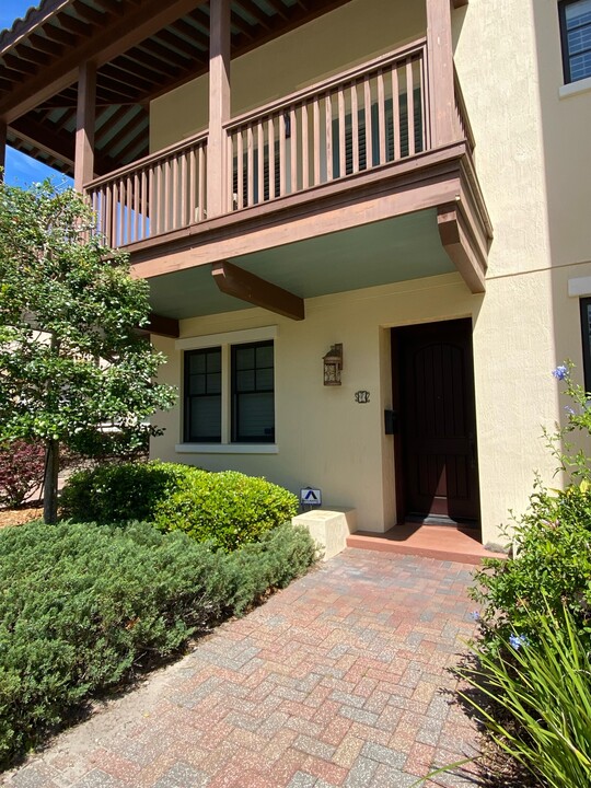 5009 River Bend Dr in Jacksonville, FL - Building Photo