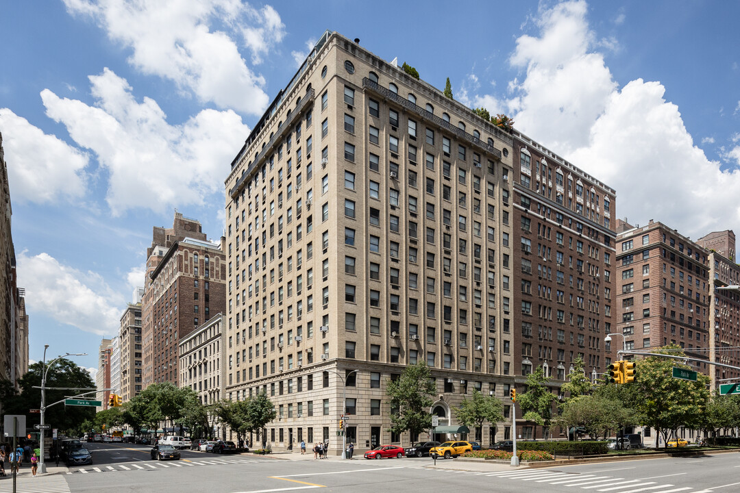 1040 Park Ave in New York, NY - Building Photo