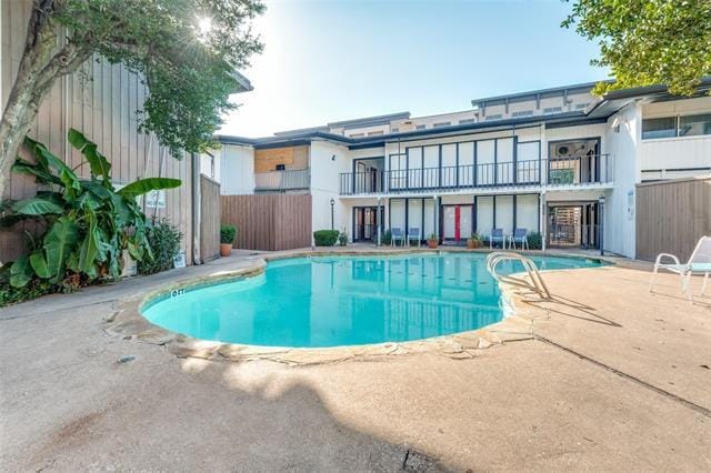 property at 2627 Douglas Ave