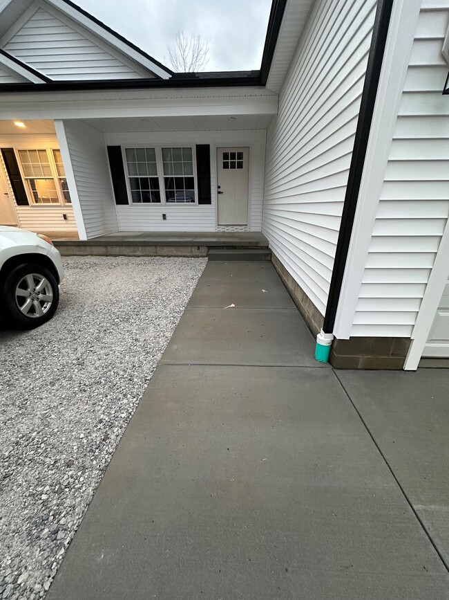 1620 Gunnison Rd in Erie, PA - Building Photo - Building Photo