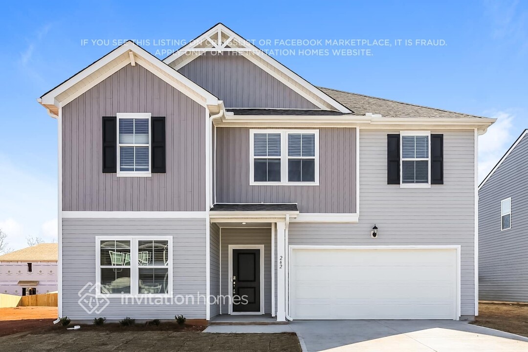 242 Green Pasture Rd, Unit Cabin in Fountain Inn, SC - Foto de edificio