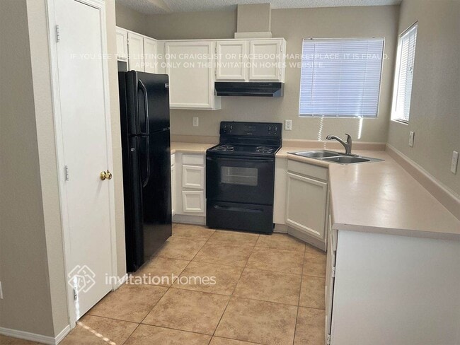 921 S Val Vista Dr in Mesa, AZ - Building Photo - Building Photo