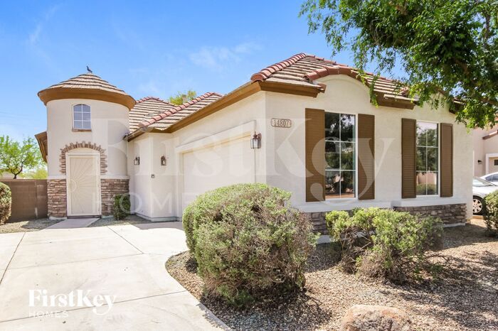 14807 W Wethersfield Rd in Surprise, AZ - Foto de edificio